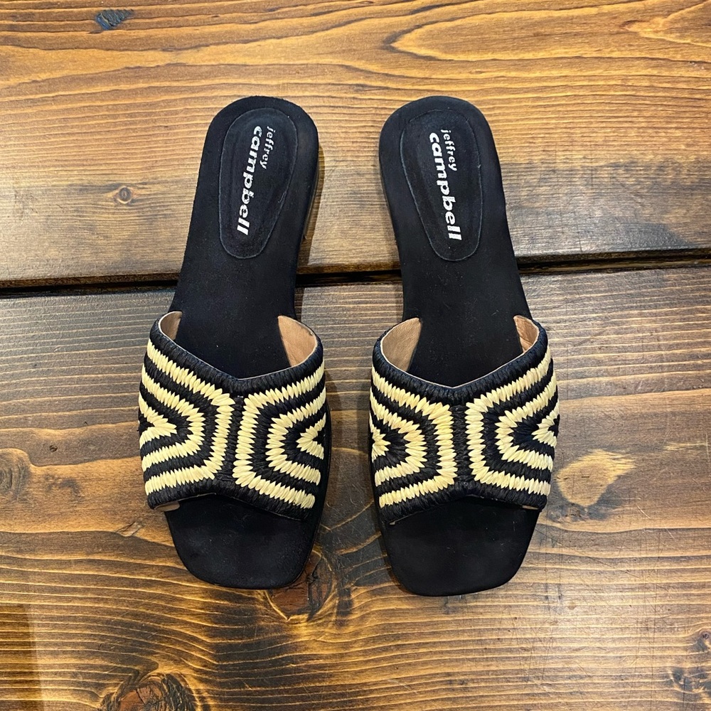 NEVER WORN JEFFREY CAMPBELL SANDALS